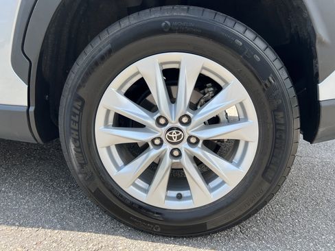 Certified 2024 Toyota Corolla Cross LE FWD image 30