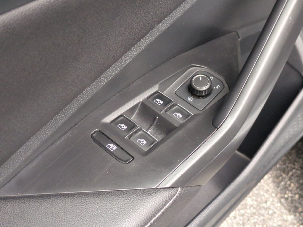 Used 2024 Volkswagen Jetta SE FWD image 14