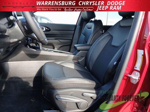 New 2026 Jeep Compass Latitude image 13