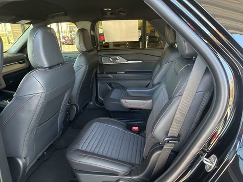 New 2026 Ford Explorer ST-Line w/ ST-Line Street Pack image 17