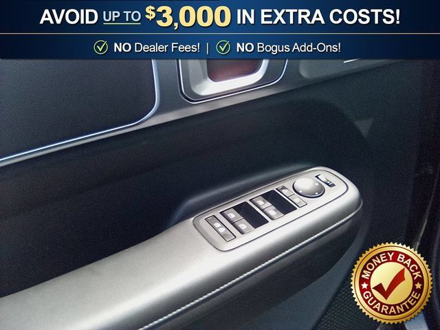 Used 2025 Hyundai Santa Fe SEL FWD image 16