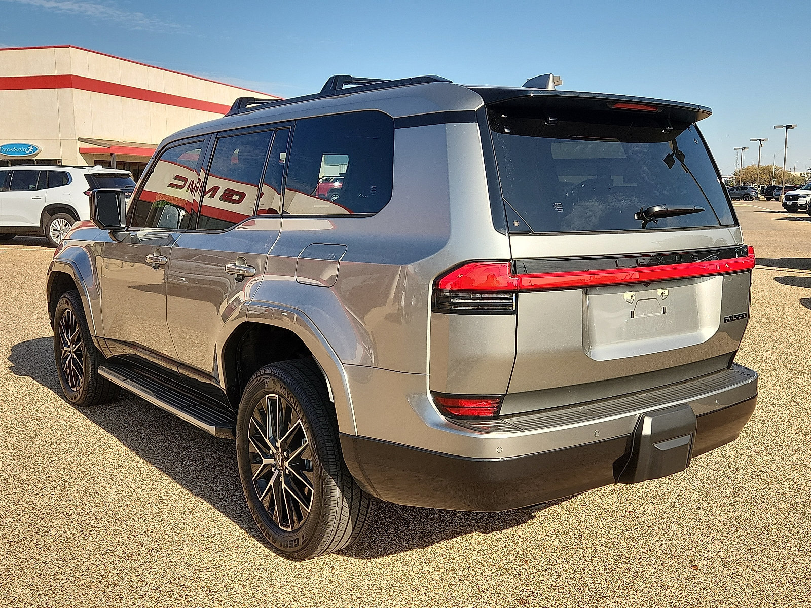 Used 2025 Lexus GX 550 w/ Accessory Package (2T) AWD/4WD image 3