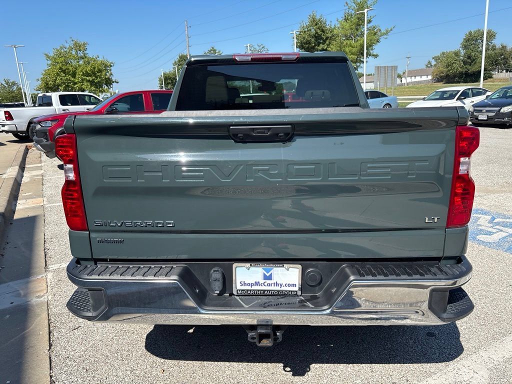 Used 2025 Chevrolet Silverado 1500 LT AWD/4WD image 11