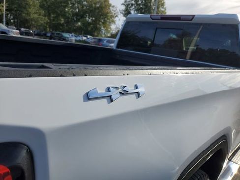 Used 2022 GMC Sierra 1500 SLT w/ SLT Premium Plus Package image 9