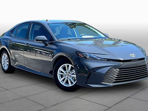 Used 2025 Toyota Camry LE FWD image 3