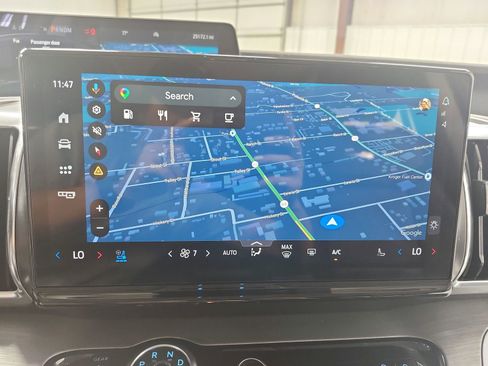 Used 2025 Ford Expedition Max Platinum AWD/4WD image 29