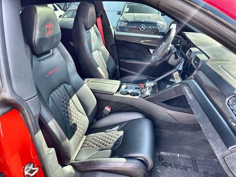 Used 2024 Lamborghini Urus Performante image 9