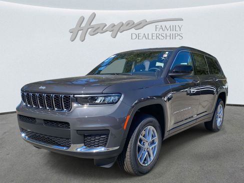 New 2025 Jeep Grand Cherokee L Laredo image 24