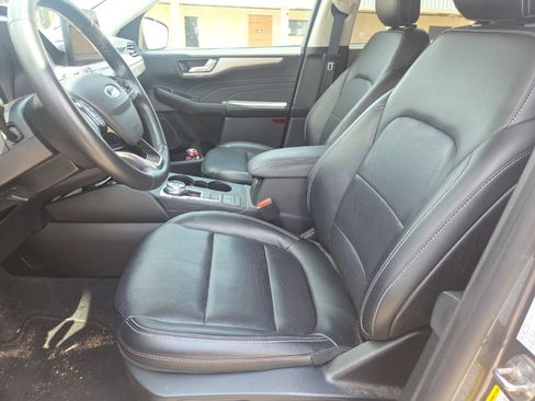 Used 2022 Ford Escape SEL w/ Technology Package FWD image 17