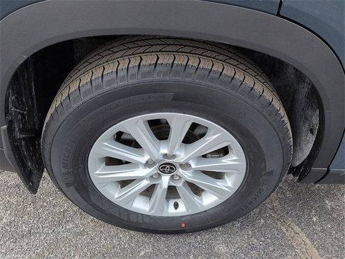 Certified 2024 Toyota Grand Highlander XLE image 8