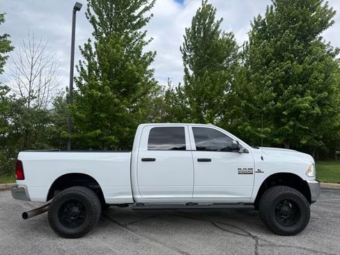 Used 2018 RAM 2500 Tradesman w/ Chrome Appearance Group AWD/4WD image 2