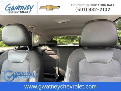 Used 2025 Chevrolet Trax LT w/ LT Convenience Package FWD image 25