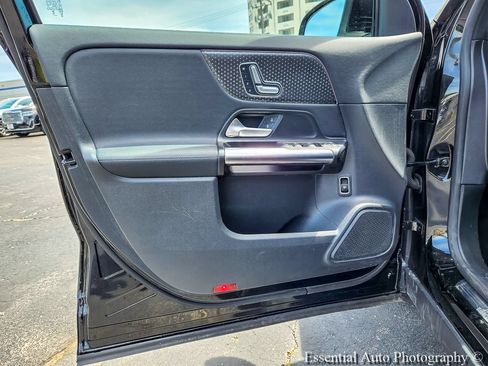 Used 2025 Mercedes-Benz GLA 250 image 15