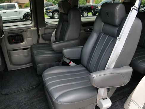 Used 2014 Chevrolet Express 1500 RWD image 28
