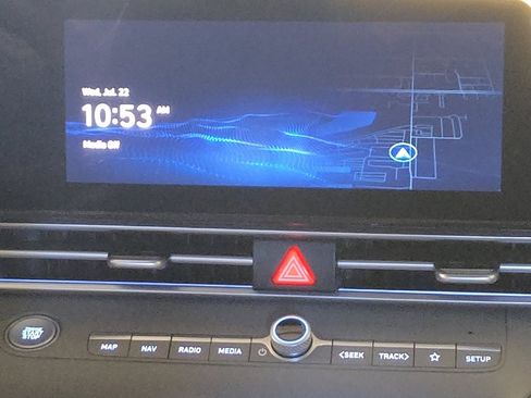 Used 2025 Hyundai Elantra SEL FWD image 25