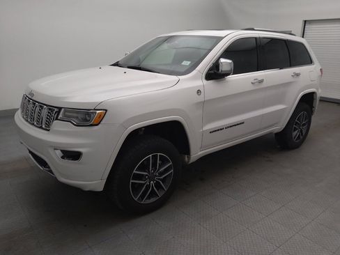 Used 2019 Jeep Grand Cherokee Overland image 2