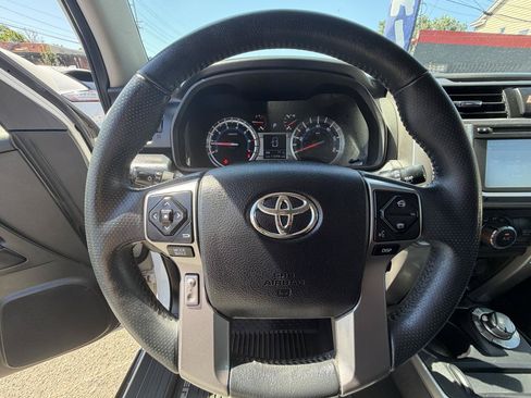 Used 2018 Toyota 4Runner SR5 Premium AWD/4WD image 25