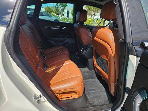 Used 2022 Maserati Levante GT image 31