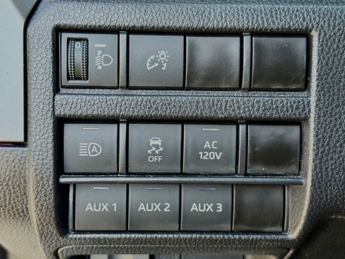 Used 2024 Toyota Tacoma TRD Off-Road w/ TRD Off Road Upgrade Package AWD/4WD image 25