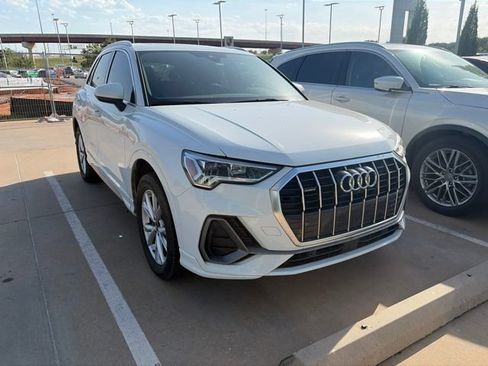Used 2022 Audi Q3 2.0T Premium Plus w/ Premium Plus Package AWD/4WD image 2