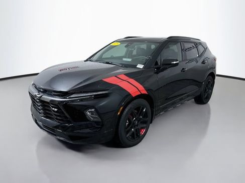 Used 2025 Chevrolet Blazer RS w/ Driver Confidence II Package AWD/4WD image 3