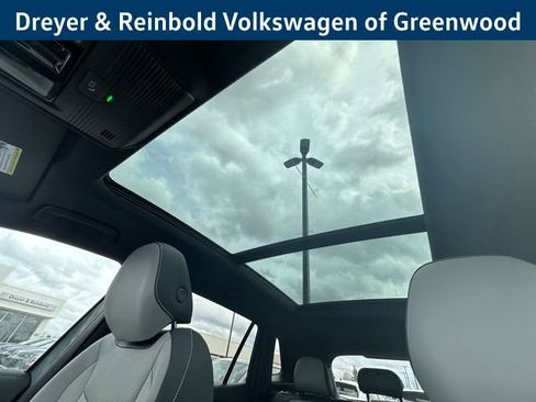 New 2026 Volkswagen Tiguan SE R-Line image 21