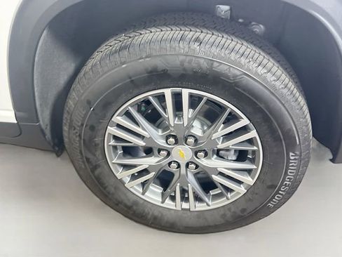 Used 2025 Chevrolet Traverse LT w/ LPO, Floor Liner Package image 27