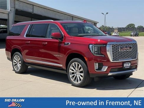 Used 2024 GMC Yukon XL Denali w/ Denali Reserve Package AWD/4WD image 2