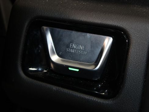 Used 2025 GMC Yukon Denali AWD/4WD image 32