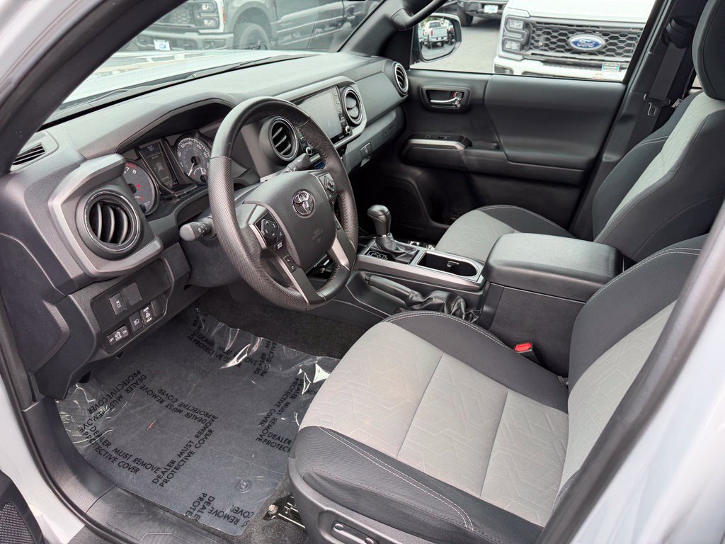 Used 2021 Toyota Tacoma TRD Off-Road AWD/4WD image 11