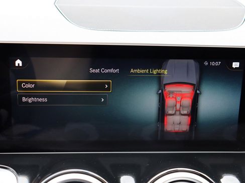 Used 2020 Mercedes-Benz GLB 250 w/ Premium Package image 39