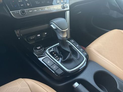 Used 2025 Kia Seltos EX w/ EX Sunroof Package image 19