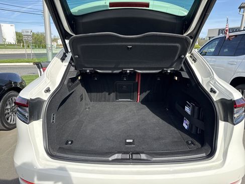 Certified 2022 Maserati Levante GT image 25