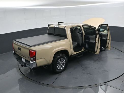 Certified 2018 Toyota Tacoma SR5 image 47