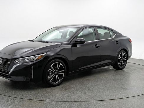 Used 2025 Nissan Sentra SV FWD image 3
