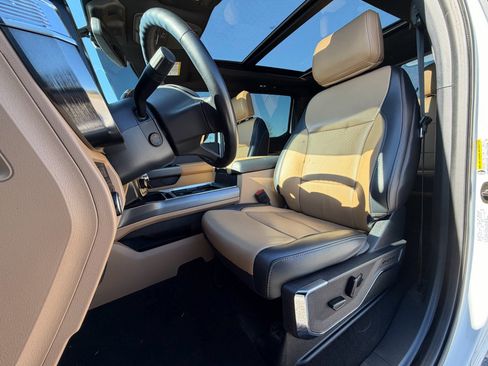 Used 2024 Ford F250 Lariat w/ Lariat Ultimate Package AWD/4WD image 16