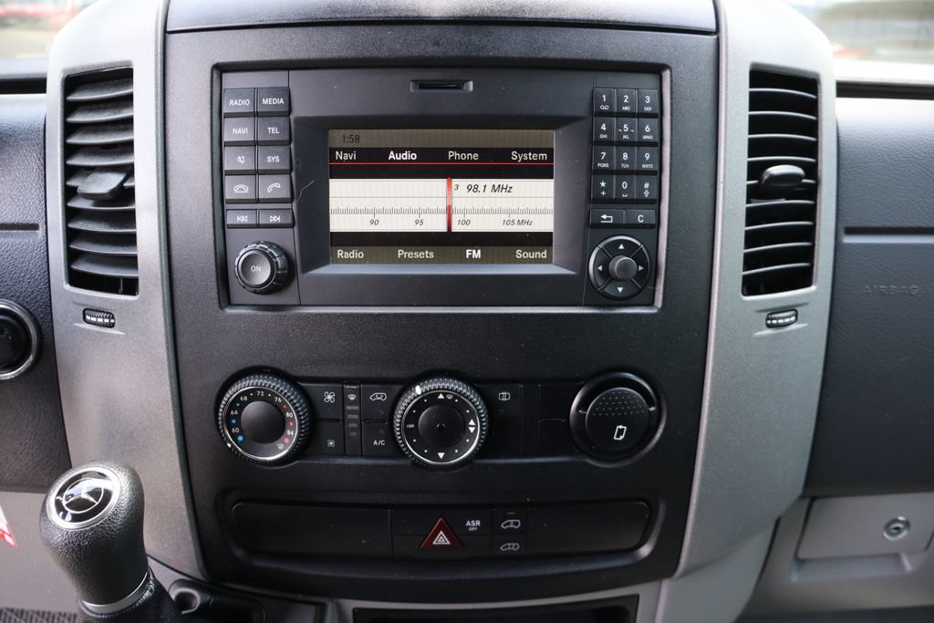 Used 2015 Mercedes-Benz Sprinter 2500 image 9