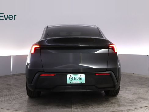 Used 2026 Tesla Model Y Long Range RWD image 15