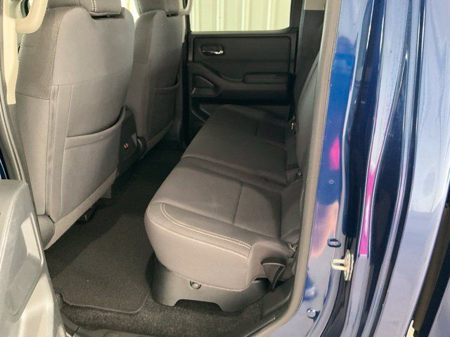 Used 2022 Nissan Frontier SV AWD/4WD image 16