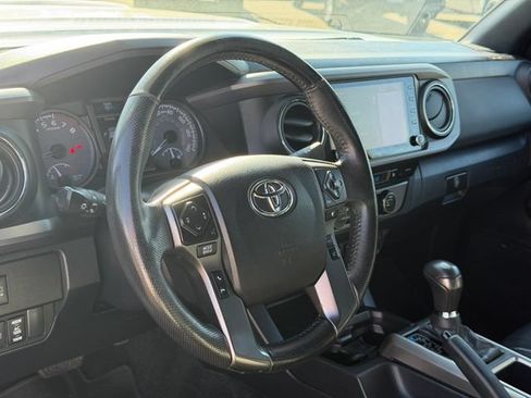 Used 2022 Toyota Tacoma TRD Sport w/ TRD Premium Sport Package AWD/4WD image 10