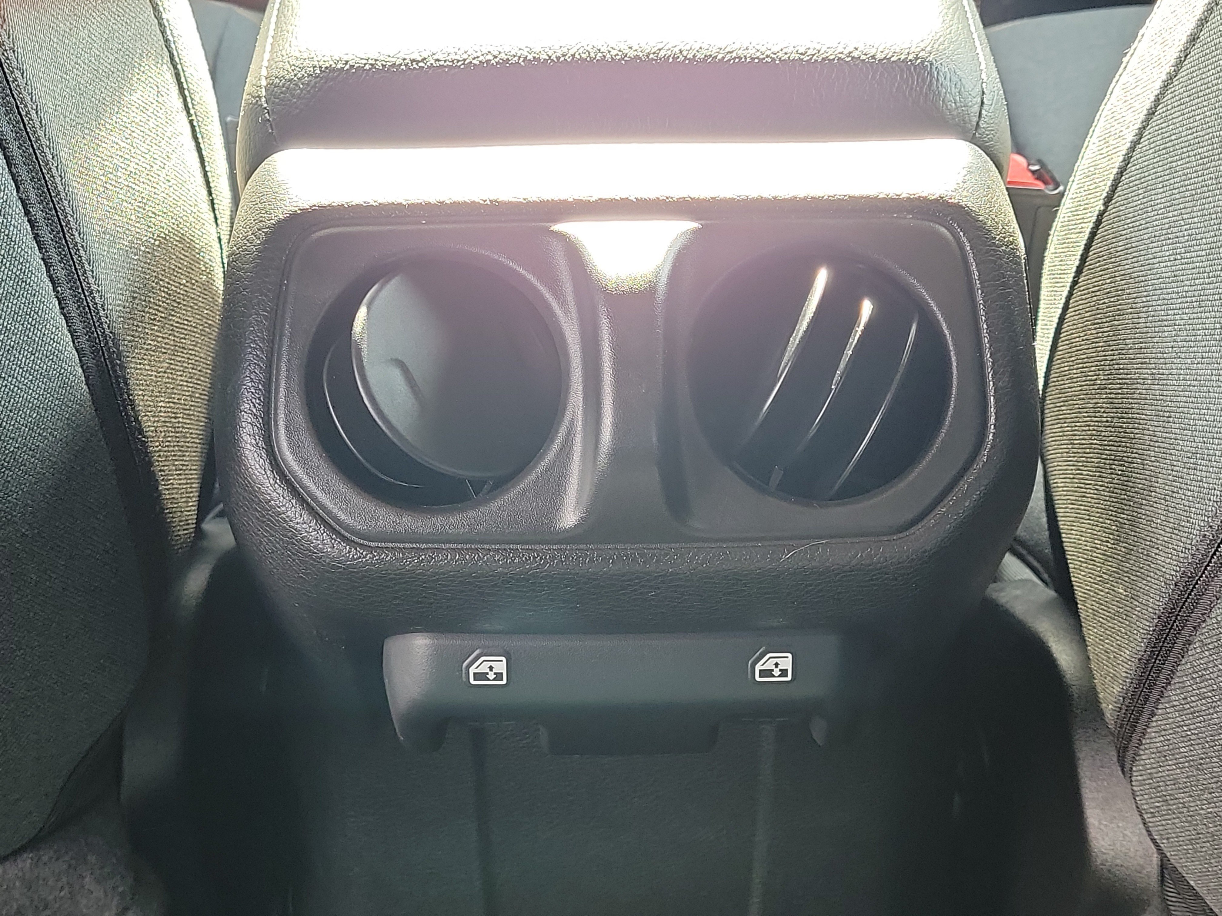 Used 2024 Jeep Wrangler Unlimited Sport AWD/4WD image 12