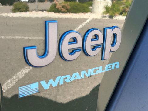 Used 2023 Jeep Wrangler Unlimited w/ Cold Weather Group AWD/4WD image 32
