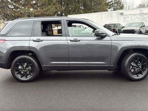 New 2026 Jeep Grand Cherokee Altitude AWD/4WD image 2