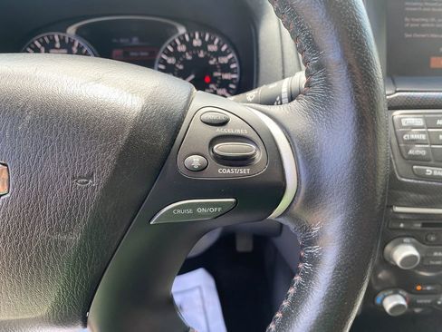 Used 2020 Nissan Pathfinder SL image 17