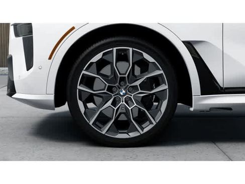 New 2026 BMW X7 xDrive40i w/ Executive Package AWD/4WD image 7