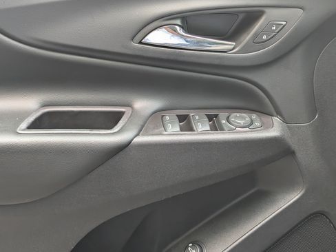 Used 2020 Chevrolet Equinox LT FWD image 14