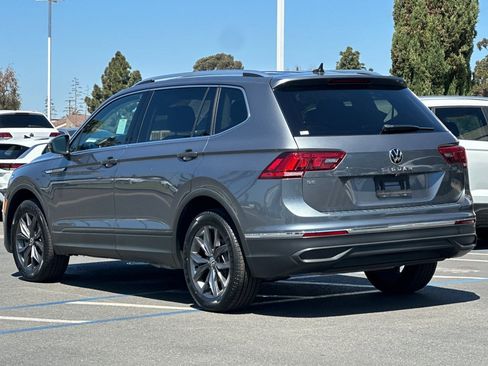 Used 2023 Volkswagen Tiguan SE image 6