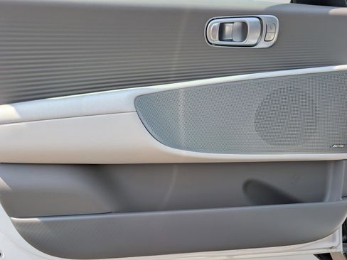 New 2025 Hyundai Ioniq 6 Limited image 12