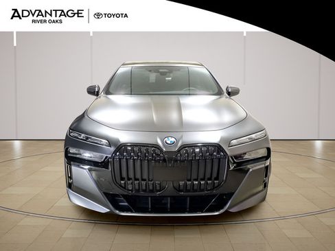Used 2023 BMW i7 xDrive60 AWD/4WD image 3