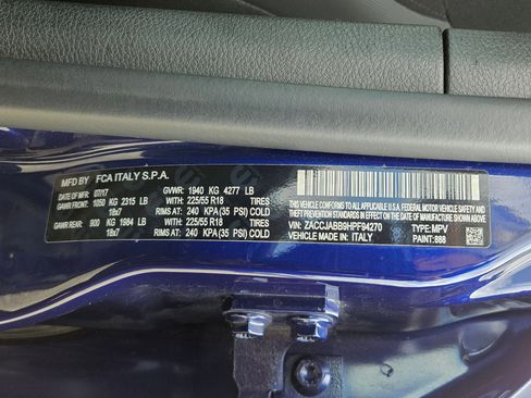 Used 2017 Jeep Renegade Altitude FWD image 34